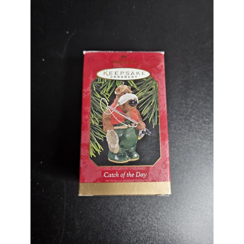 Hallmark Keepsake Catch of the Day 1997 Ornament Fishing Bear w/ Box QX6712